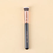 Atenea brocha para corrector y base black gold 08