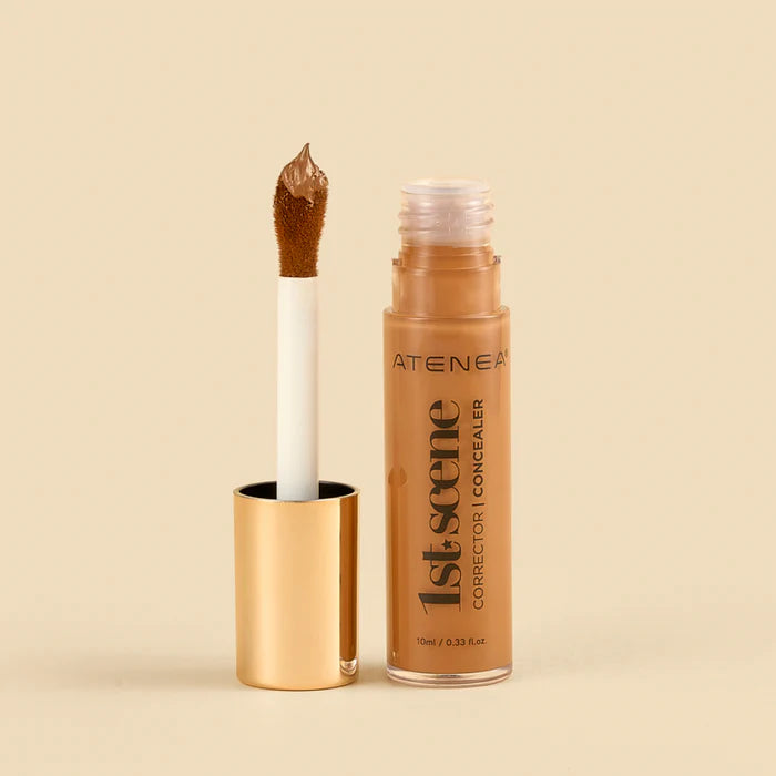 Atenea corrector 1st scene