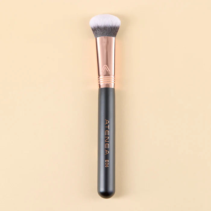 Atenea brocha corrector black gold 06